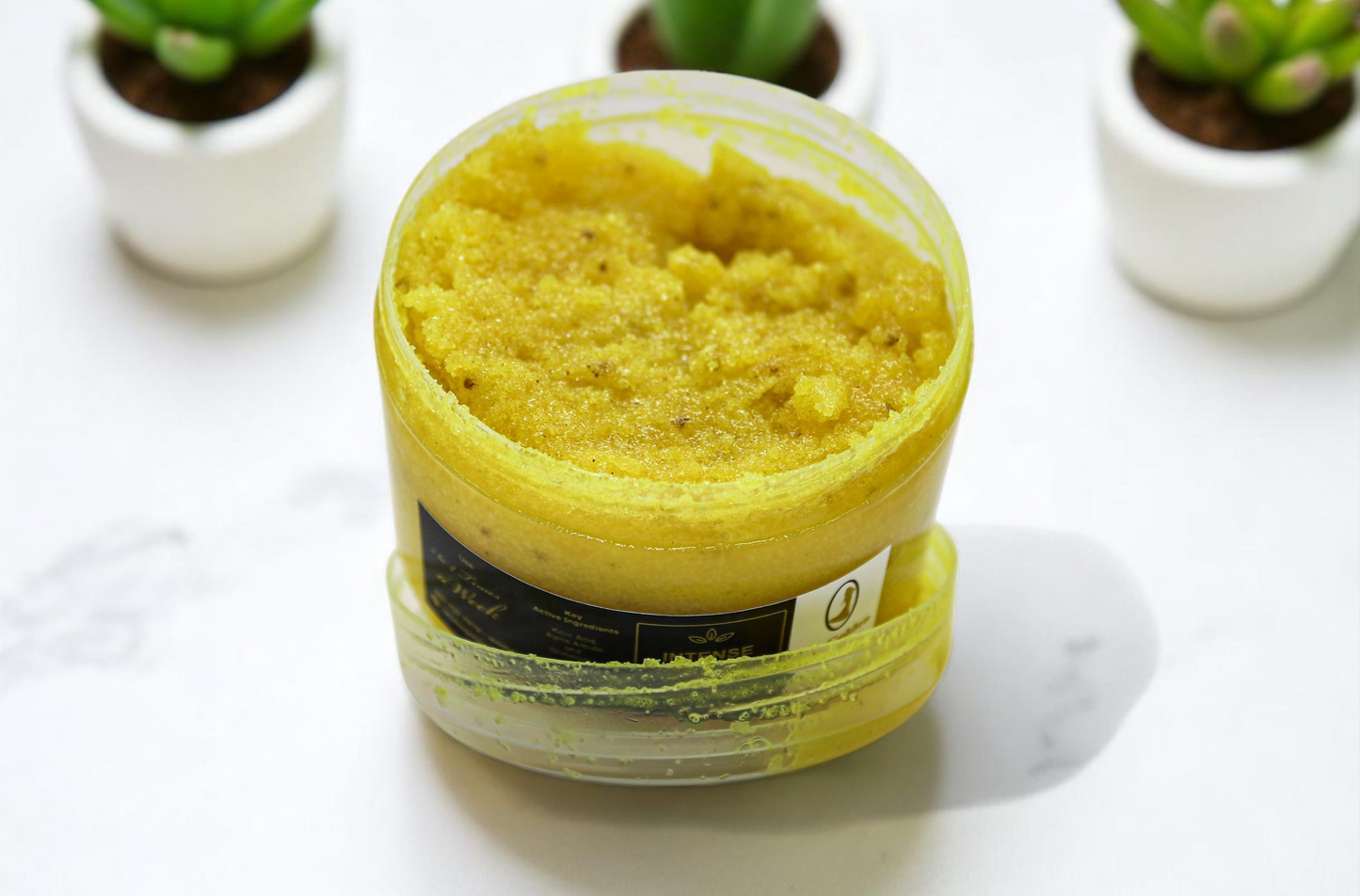 Intense Whitening Scrub